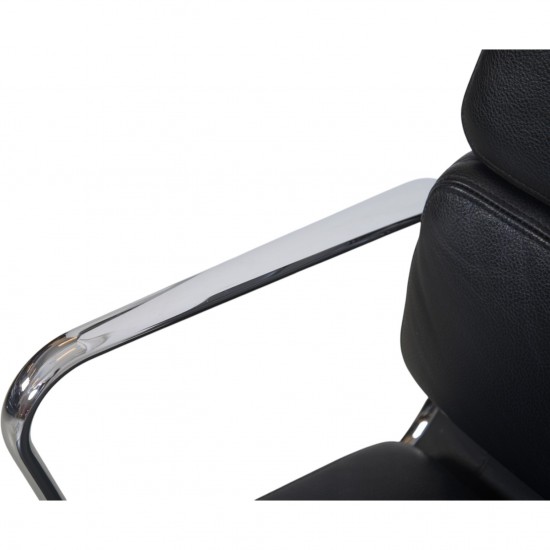 Charles Eames EA219 kontorstol i sort læder 2007