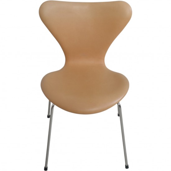 Sæt af 8 Arne Jacobsen Syver stole i lys anilin læder 2000'erne