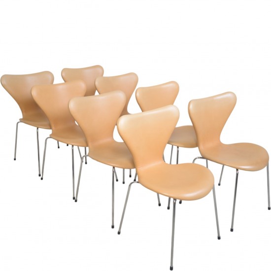 Sæt af 8 Arne Jacobsen Syver stole i lys anilin læder 2000'erne