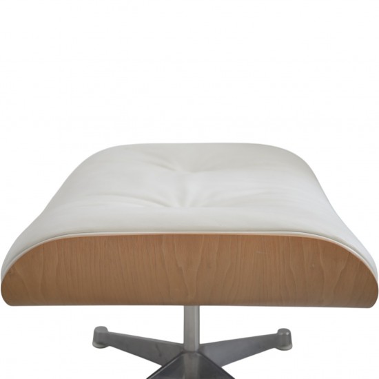Charles Eames Lounge chair med ottoman i hvid læder 2010'erne