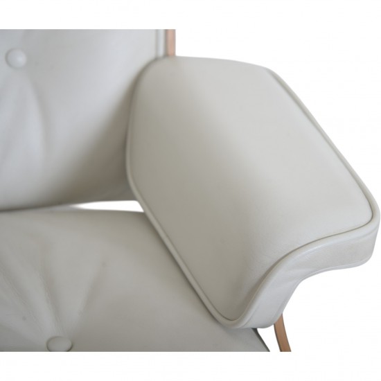 Charles Eames Lounge chair med ottoman i hvid læder 2010'erne