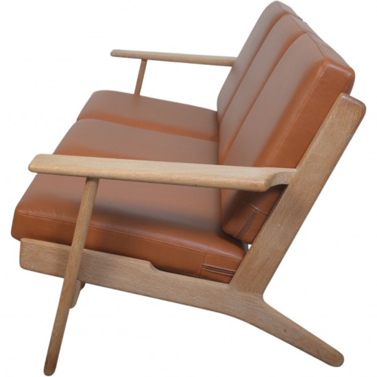 Hans Wegner GE290 3-personers sofa af eg og valnød med anilin læder 1990'erne