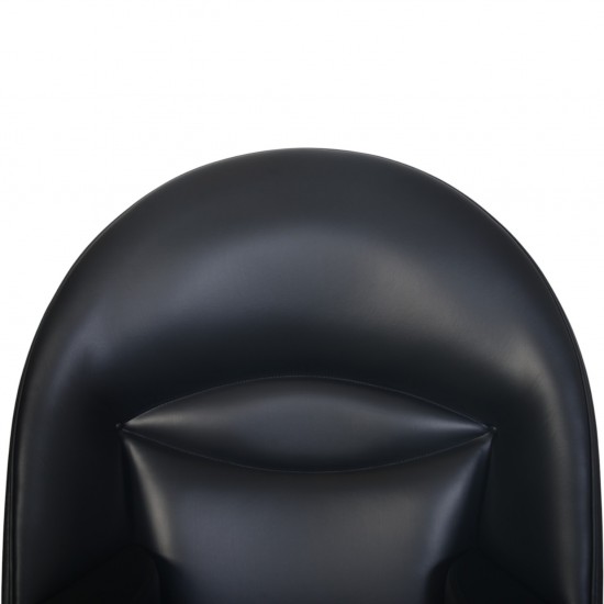 Hans Wegner CH468 Oculus chair reupholstered in black classic leather
