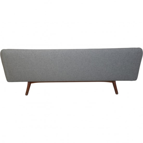 Illum Wikkelsø ML-90 3-personers sofa Nybetrukket med Hallingdal 130 stof 1960'erne