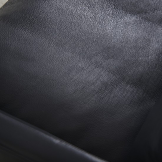 Poul Kjærholm PK31 2.personers sofa i sort aura læder 1988