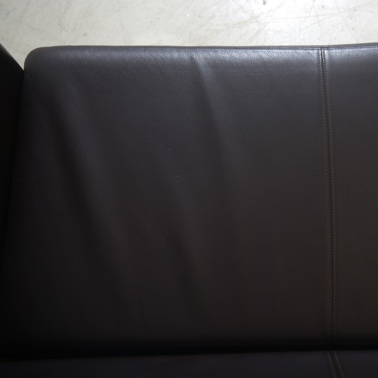 Erik Jørgensen 3 personers tremmesofa i mørkebrunt læder 2012