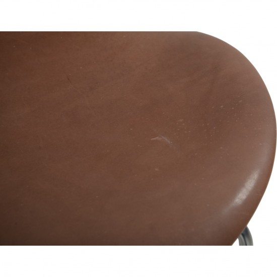 Sæt af 2 Arne Jacobsen Syver stole i brunt Vecona anilin læder 1980
