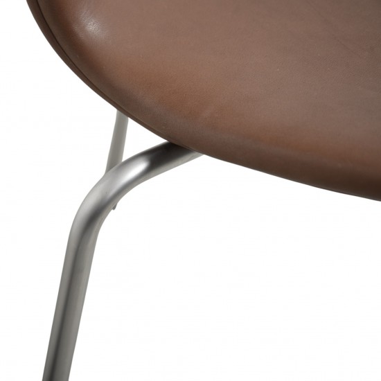 Sæt af 2 Arne Jacobsen Syver stole i brunt Vecona anilin læder 1980