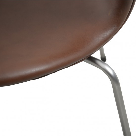 Sæt af 4 Arne Jacobsen Syver stole i mokka classic læder 2000'erne