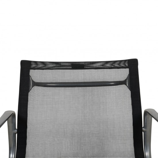Charles Eames EA108 alu stol i sort mesh 2006