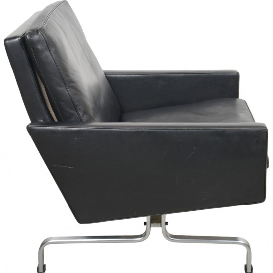 Poul Kjærholm PK31 loungestol i sort Aura læder 1986