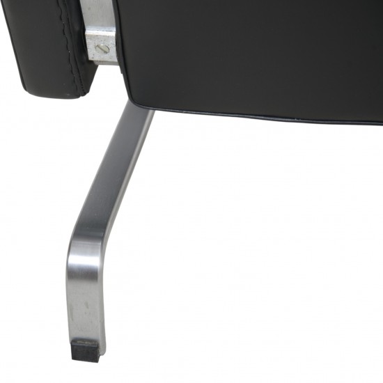 Poul Kjærholm PK31 loungestol i sort Aura læder 1986