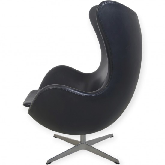 Arne Jacobsen Ægget stol i sort Elegance læder 2017