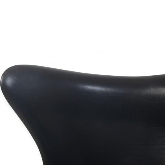Arne Jacobsen Ægget stol i sort Elegance læder 2017