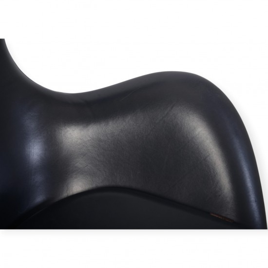 Arne Jacobsen Ægget stol i sort Elegance læder 2017