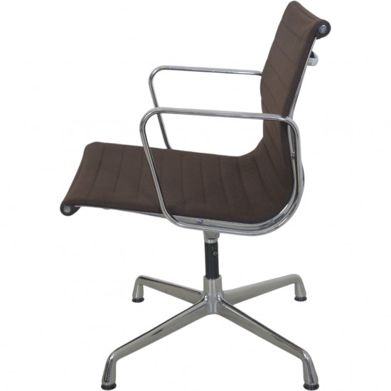 Charles Eames EA108 stol i brunt hopsack stof 1990'erne