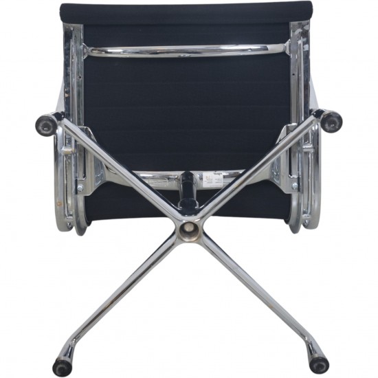 Charles Eames EA108 stol i sort hopsack stof 2008