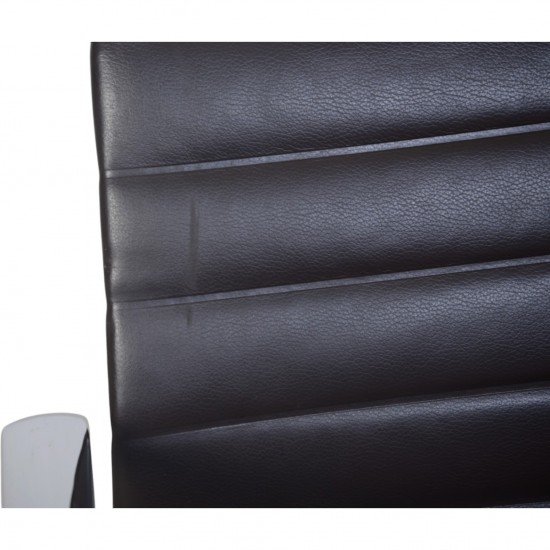 Charles Eames EA108 stol i brunt læder 2007