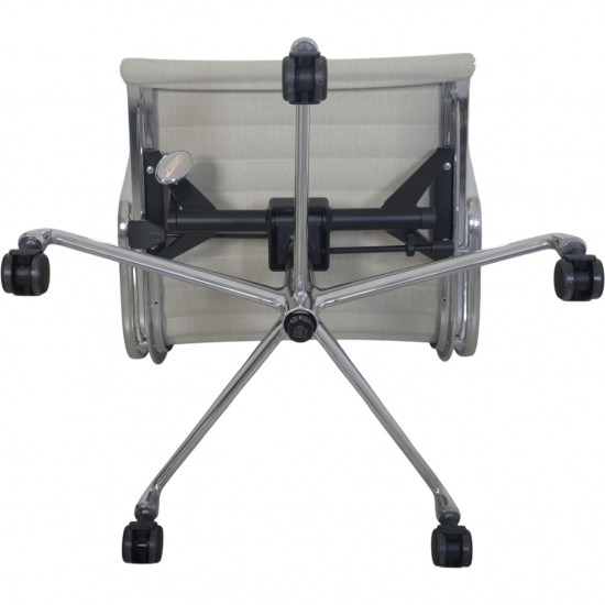 Charles Eames EA117 i lyst stof 2020