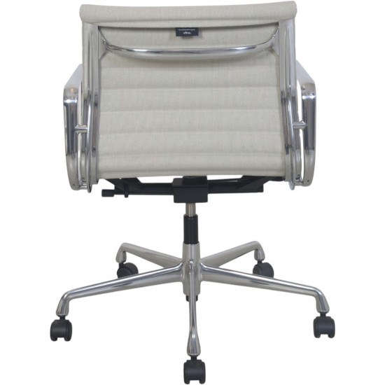 Charles Eames EA117 i lyst stof 2020