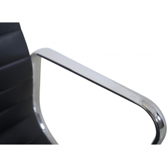 Charles Eames EA117 kontorstol i sort læder 2014