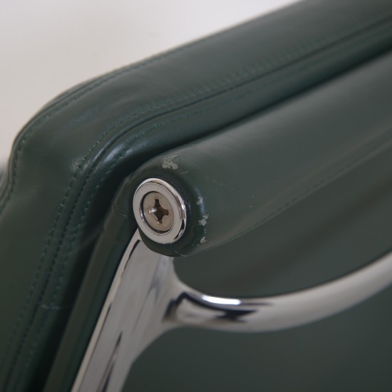 Charles Eames EA208 stol i grønt læder 2008