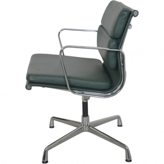 Charles Eames EA208 stol i grønt læder 2008