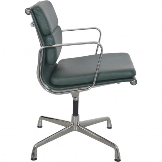 Charles Eames EA208 stol i grønt læder 2008