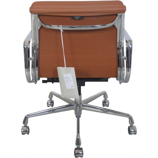 Charles Eames EA217 kontorstol i cognac læder 2022