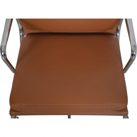 Charles Eames EA217 kontorstol i cognac læder 2022