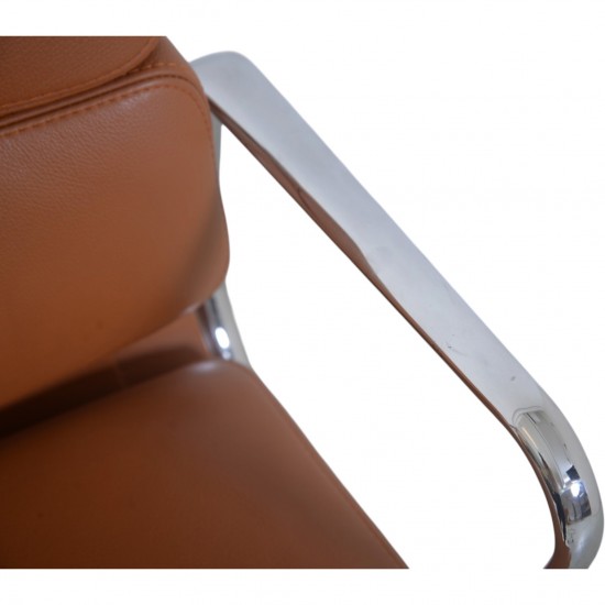 Charles Eames EA217 kontorstol i cognac læder 2022