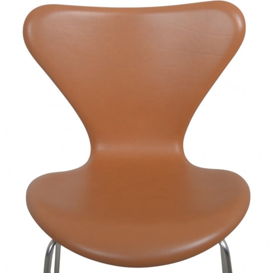 Sæt af 4 Arne Jacobsen Syver stole i cognac classic læder