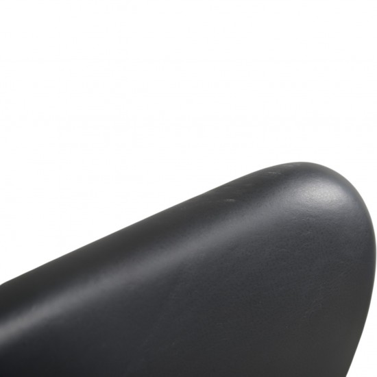 Sæt af 6 Arne Jacobsen Syver stole i sort classic læder