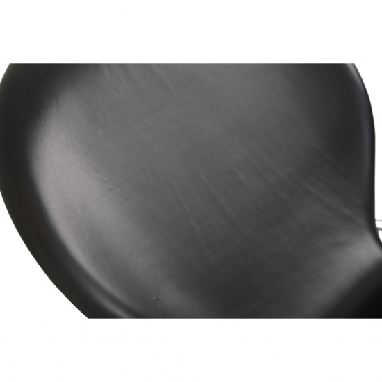 Sæt af 6 Arne Jacobsen Syver stole i sort classic læder