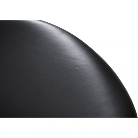 Sæt af 6 Arne Jacobsen Syver stole i sort classic læder