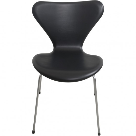Sæt af 6 Arne Jacobsen Syver stole i sort classic læder