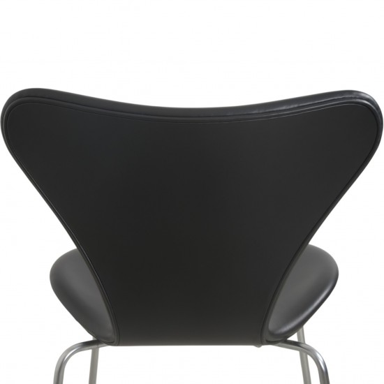 Sæt af 6 Arne Jacobsen Syver stole i sort classic læder