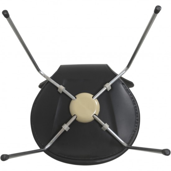 Sæt af 6 Arne Jacobsen Syver stole i sort classic læder