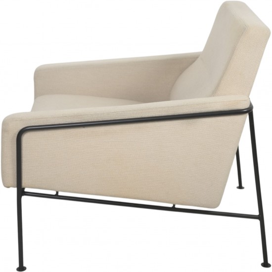 Arne Jacobsen 3301 Lufthavnsstol i beige stof 1970'erne