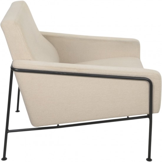 Arne Jacobsen 3301 Lufthavnsstol i beige stof 1970'erne