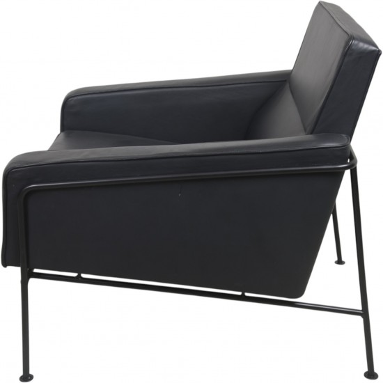 Arne Jacobsen 3301 Lufthavnsstol i sort læder 1980'erne