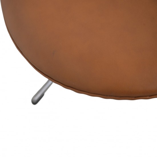 Arne Jacobsen Æggetaburet i cognac classic læder 2022
