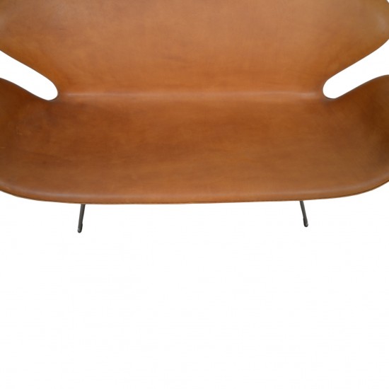 Arne Jacobsen Svane sofa i cognac anilin læder 2001