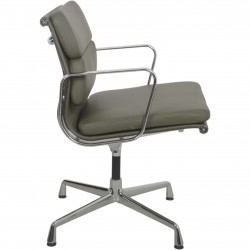 Charles Eames Ea208 stol nybetrukket med olivengrønt læder