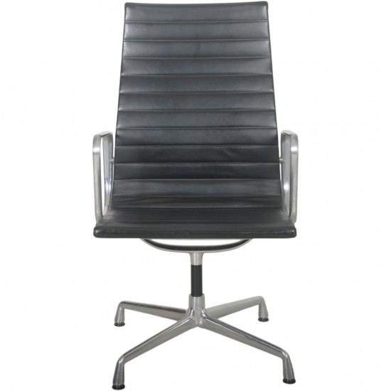 Charles Eames Ea109 stol i sort læder 2007