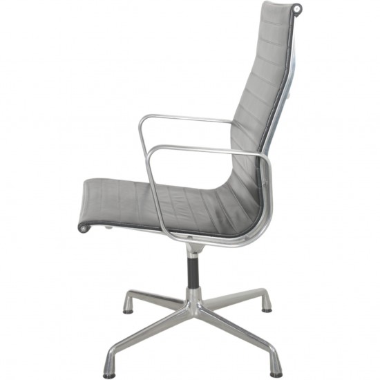 Charles Eames Ea109 stol i sort læder 2007