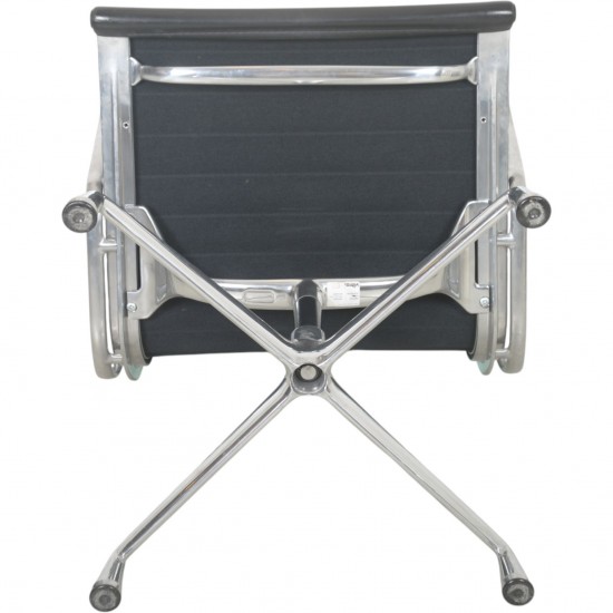 Charles Eames Ea109 stol i sort læder 2007