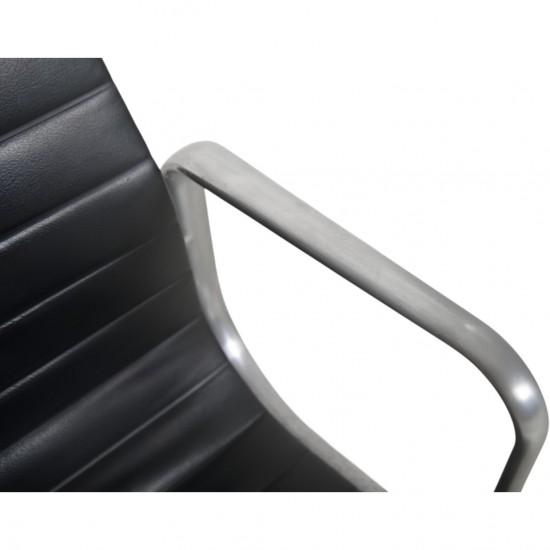 Charles Eames Ea109 stol i sort læder 2007