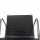 Charles Eames Ea109 stol i sort læder 2007