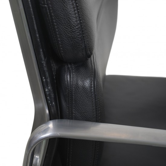 Charles Eames EA219 kontorstol i sort læder 2007